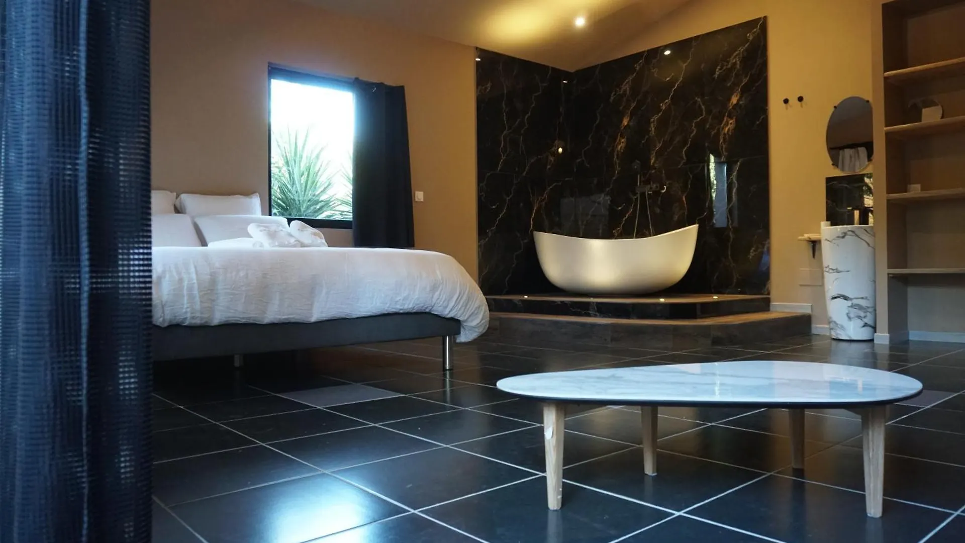 Villa - Domaine A Grans Grande Demeure 6 A 12Pers 0*,